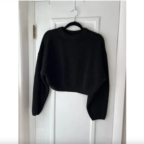 cropped black sweater - Picture 1 of 3